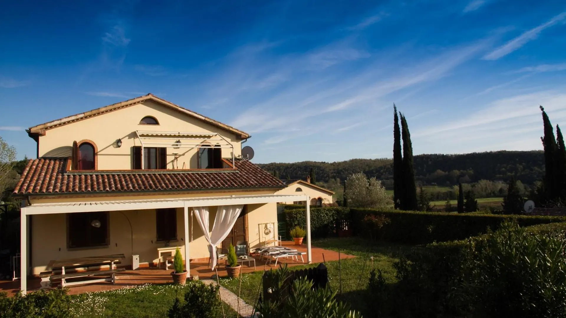 Suite San Martino Riparbella
