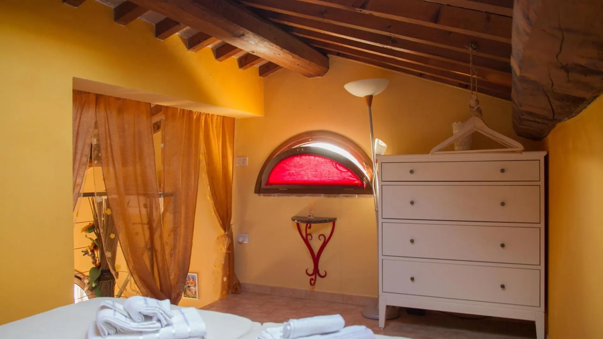 Suite San Martino Riparbella 0*,